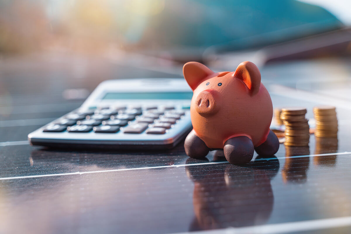 Panneau solaire calculette tirelire cochon argent primes euros